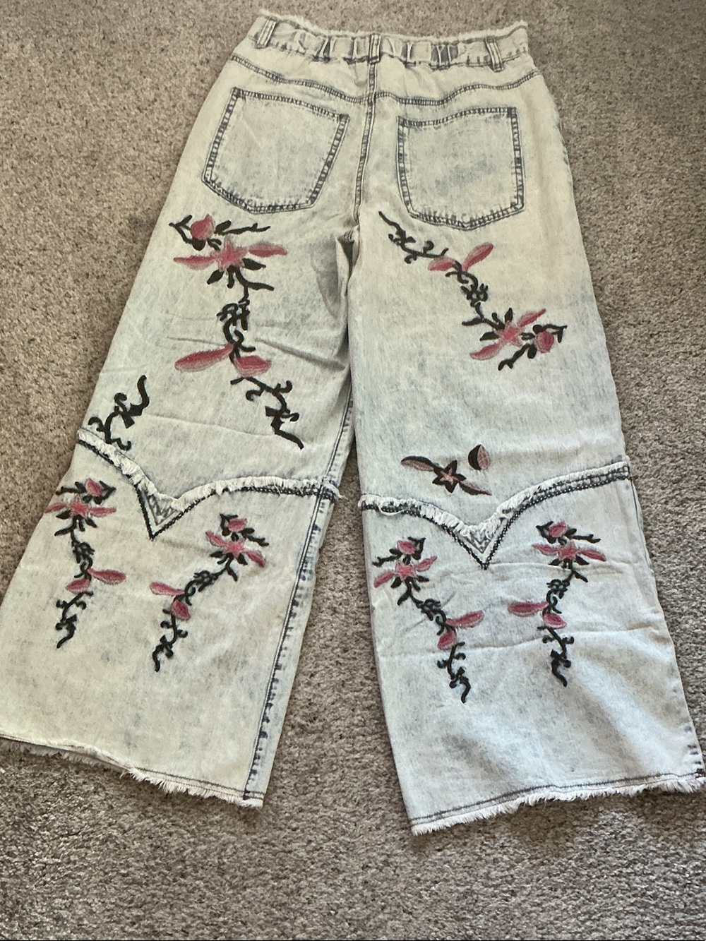 New POL Embroidered Wide-Leg Jeans ~ Light Wash - Picture 13 of 14